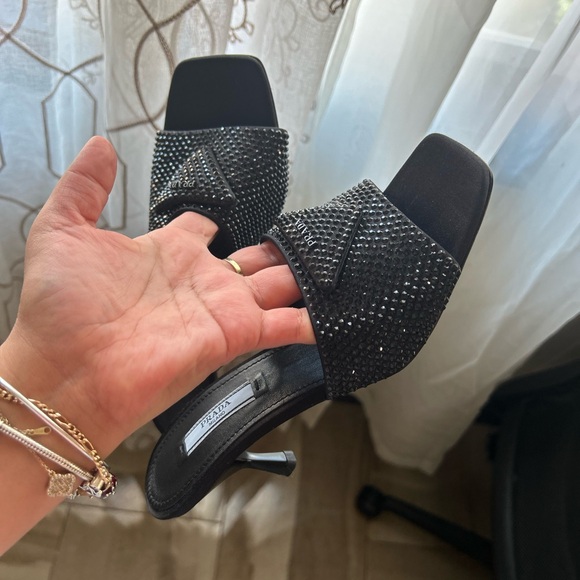 Prada heels - Picture 2 of 4